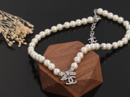 Chanel pearl necklace clavicle chain - Image 6