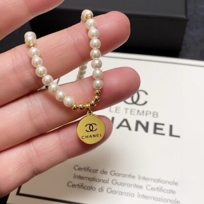 Chanel Round Pearl Pendant Necklace - Image 7