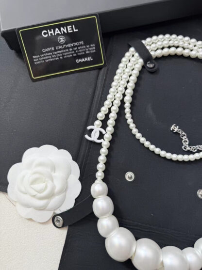 Chanel Pearl Elegant Sweater Necklace - Image 8