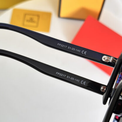 FENDI fashion trend sunglasses - Image 9
