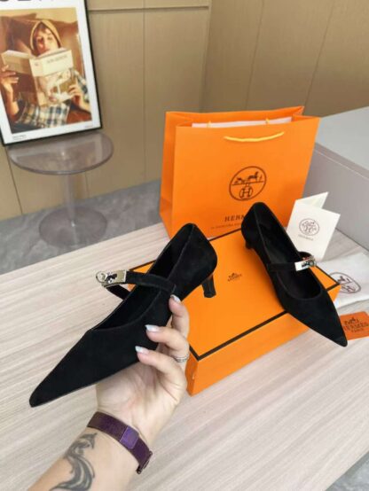 Hermès black velvet, a must-have for a vacation, comfortable loafers - Image 8