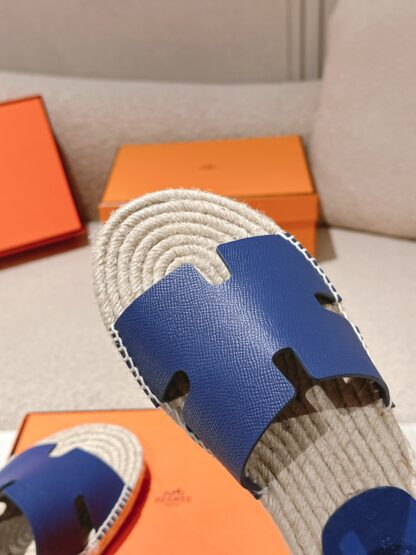 Hermès latest spring and summer dark blue refreshing and comfortable straw slippers - Image 8