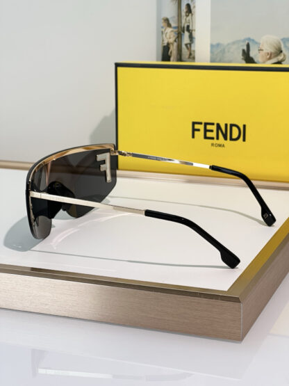 FENDI fashion trend sunglasses - Image 9