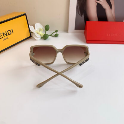 FENDI fashion trend sunglasses - Image 9