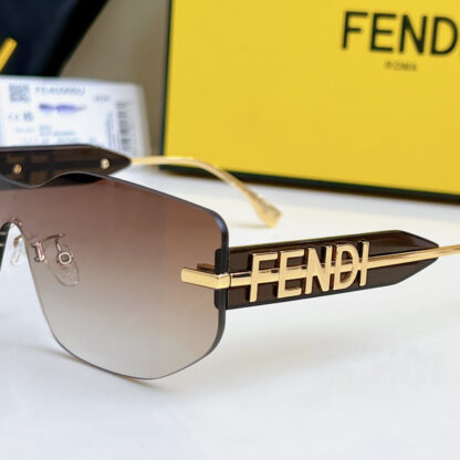 FENDI fashion trend sunglasses - Image 9