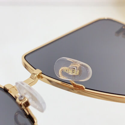 FENDI fashion trend sunglasses - Image 9