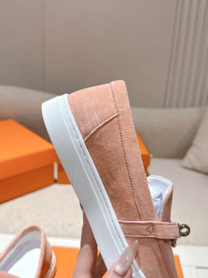 Hermès new kelly buckle thick-soled pink loafers - Image 8