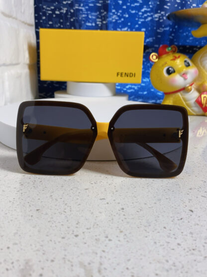 FENDI fashion trend sunglasses - Image 9