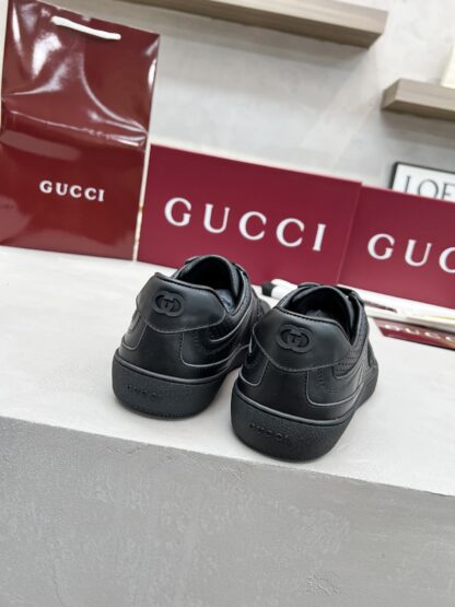 Gucci classic design German training elements catwalk model - Image 9