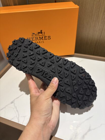 Hermès men's blue and black breathable sports shoes - Image 8