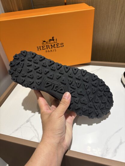 Hermès men's black and orange breathable sneakers - Image 8