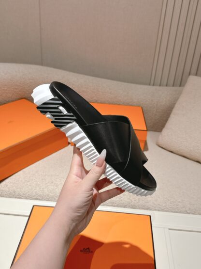 Hermes black and white comfortable casual style cross-slippers - Image 9