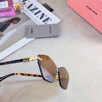 Miu Miu trendy fashion sunglasses - Image 10