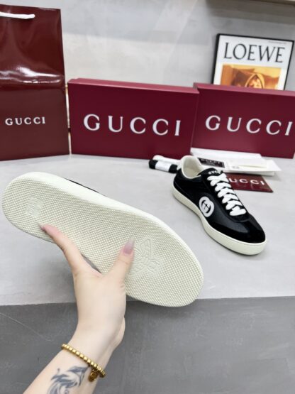Gucci classic design German training elements catwalk model - Image 10