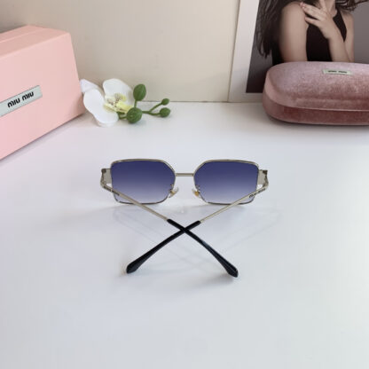 Miu Miu trendy fashion sunglasses - Image 10