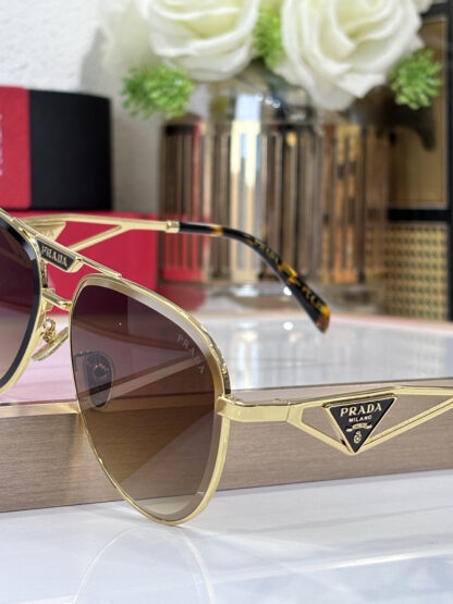 Prada fashion trend sunglasses - Image 9