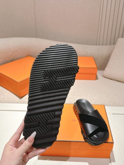 Hermes black comfortable casual style cross-slippers - Image 9