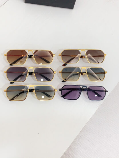 Prada fashion trend sunglasses - Image 9