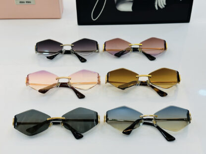 Miu Miu trendy fashion sunglasses - Image 10