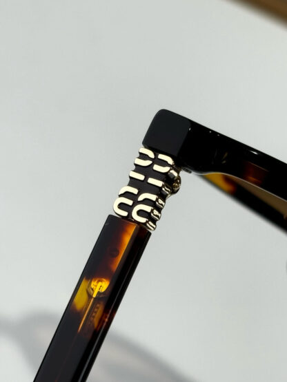 Miu Miu trendy fashion sunglasses - Image 10