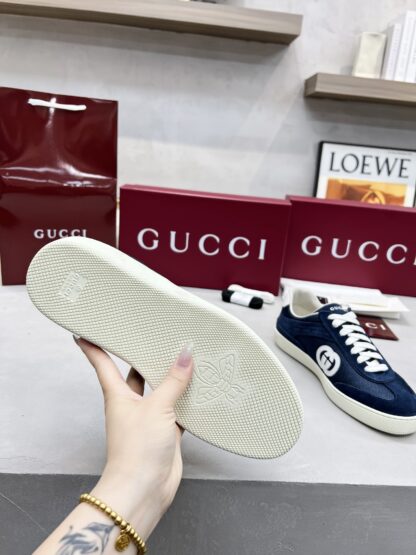 Gucci classic design German training elements catwalk model - Image 10