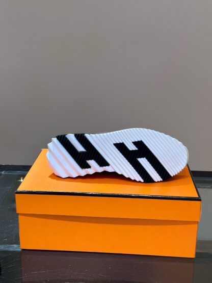 Hermès men's lace-up apricot grey versatile simple casual sneakers - Image 9