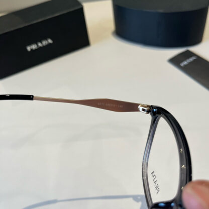 Prada fashion trend sunglasses - Image 9