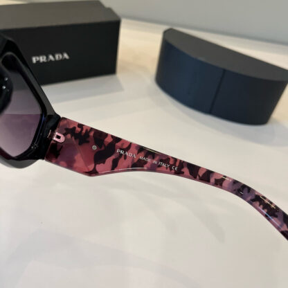Prada fashion trend sunglasses - Image 9