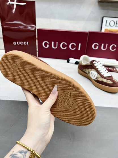Gucci classic design German training elements catwalk model - Image 10
