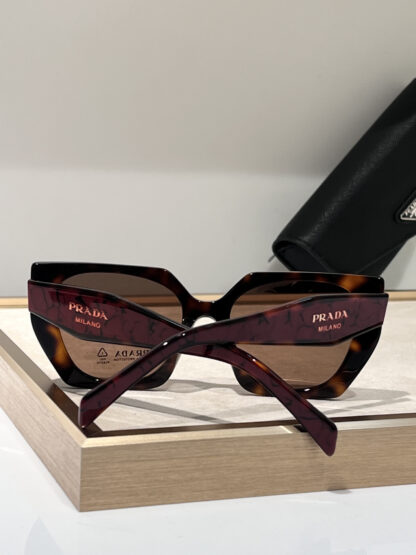 Prada fashion trend sunglasses - Image 9