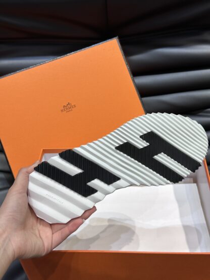 Hermès Men's White Orange Lightweight Casual Sneakers - Image 9