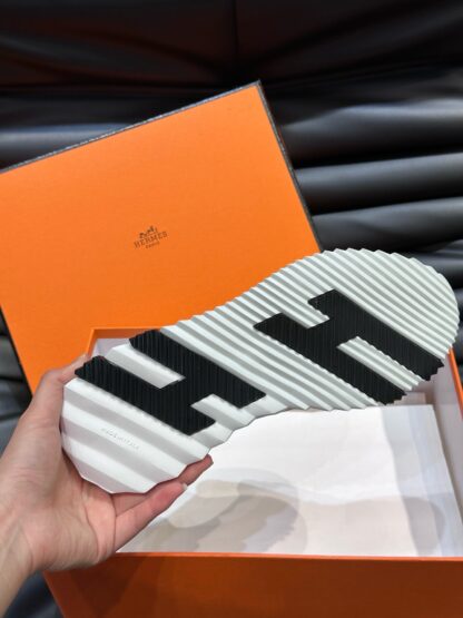 Hermes men's white and gray lightweight breathable casual sports shoes - Image 9
