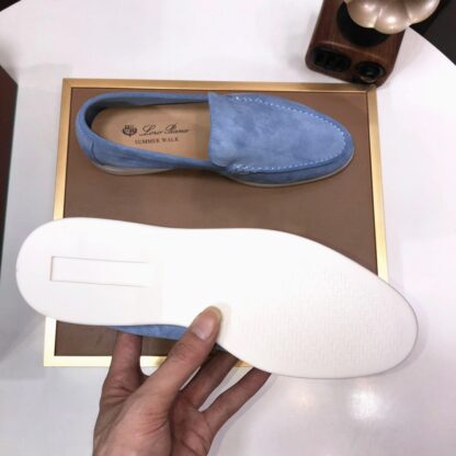 Hermès couple's sky blue high-end classic loafers - Image 8