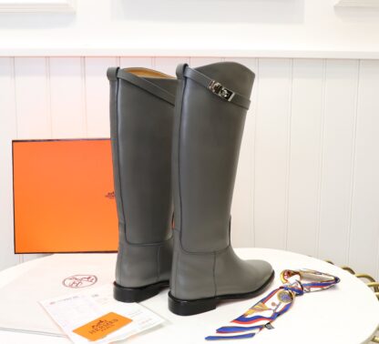 Hermès Grey Classic Kelly Buckle Biker Boots - Image 9