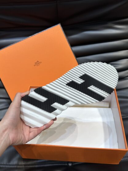 Hermès men's yellow-gray versatile casual sports shoes - Image 9