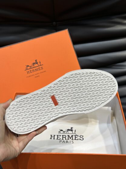 Hermes Men's White Blue Comfort Low-top Casual Sneakers - Image 9
