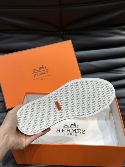 Hermès Men's Orange Comfort Low-Top Casual Sneakers - Image 9