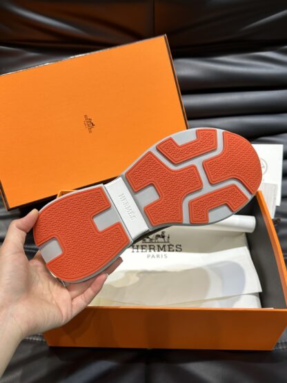 Hermes high-end men's dark green round toe fashion casual sports shoes - Image 9