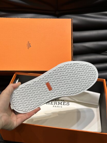Hermès classic men's black soft and durable casual loafers - Image 9