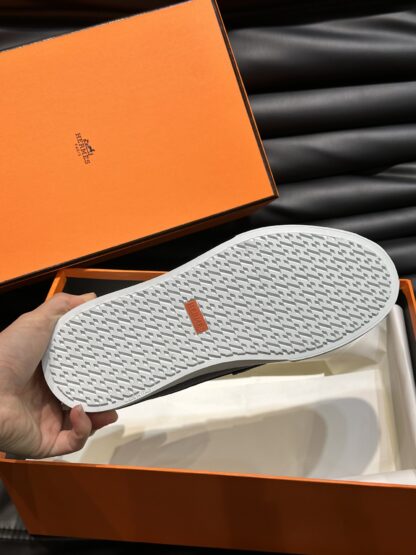 Hermès classic men's dark blue soft and durable casual loafers - Image 9