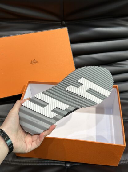 Hermes grey and black all-match casual sneakers - Image 9