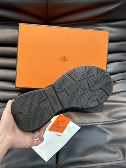 Hermes men's black comfortable breathable simple casual sports shoes - Image 9