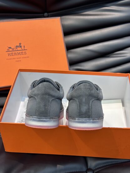 Hermès Men's Soft Lightweight Off-White Low-Top Casual Sneakers - Image 9
