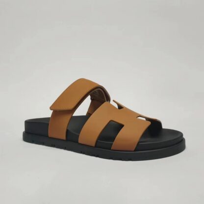 Hermès couple's brown woven sandals - Image 8