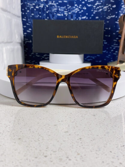 Balenciaga fashion sunglasses - Image 9