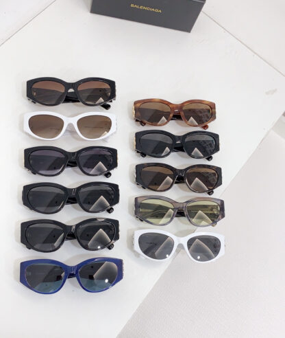 Balenciaga fashion sunglasses - Image 9
