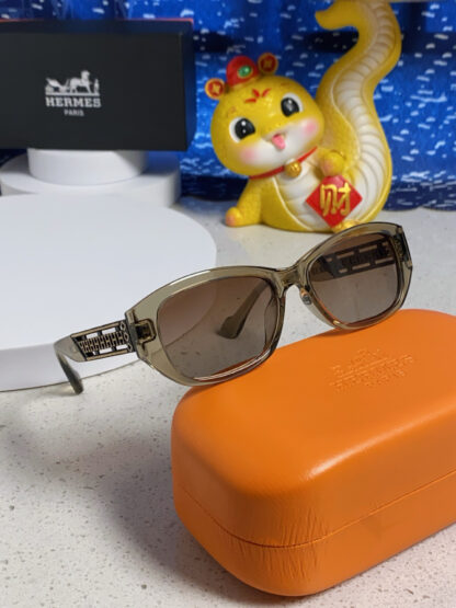 Hermes Retro Fashion Cat Eye Sunglasses - Image 8