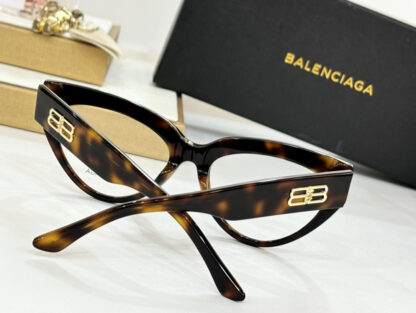 Balenciaga fashion sunglasses - Image 9