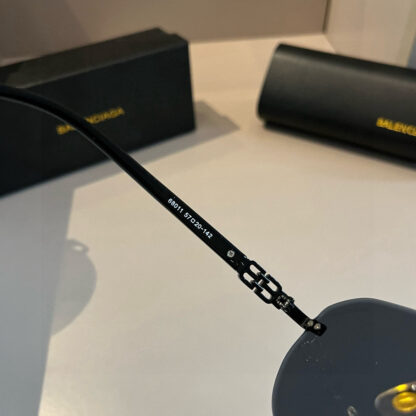 Balenciaga fashion sunglasses - Image 9