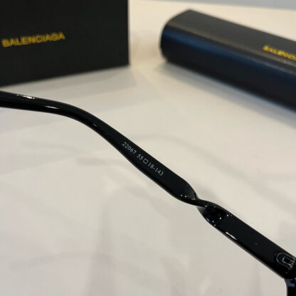 Balenciaga fashion sunglasses - Image 10